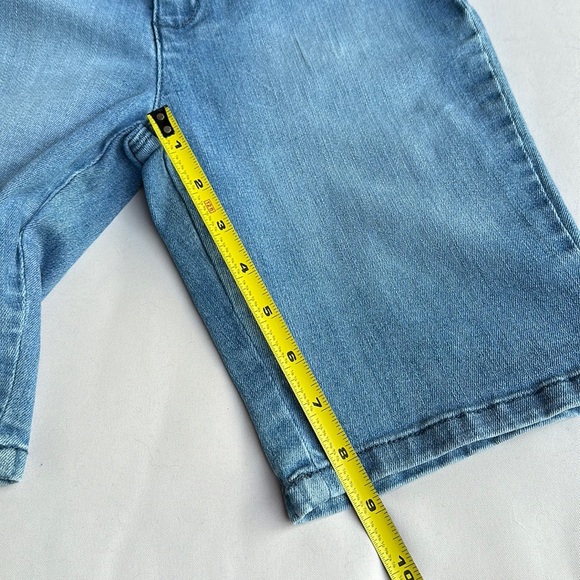 Gymboree size 10 Bermuda denim jean shorts medium wash 9” inseam - Picture 6 of 8